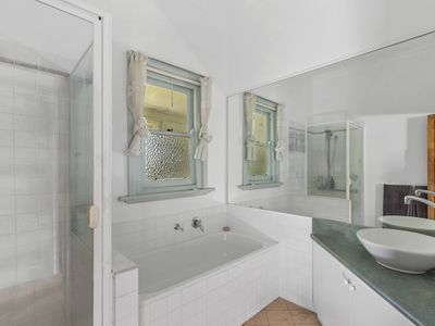 5 The Avenue, Seymour