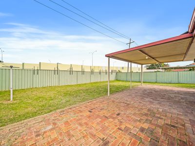 11 Hotchkiss Close, Thornlie