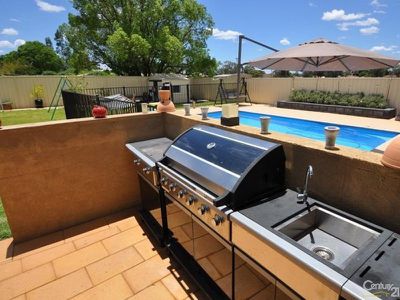 16 Mackay Drive, Dubbo