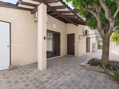5 Lakeside Road, Churchlands