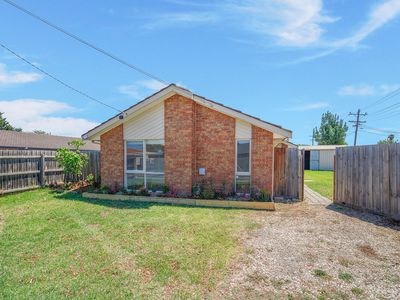 2 Clitheroe Drive, Wyndham Vale