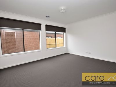 85 DARTMOOR DRIVE, Cranbourne East