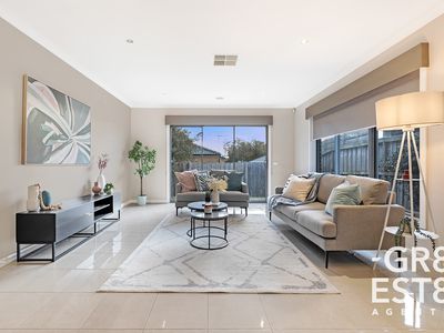 7 Crepe Avenue, Cranbourne West
