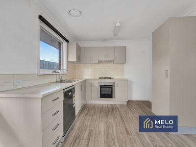 4 / 3 Hatfield Court, West Footscray