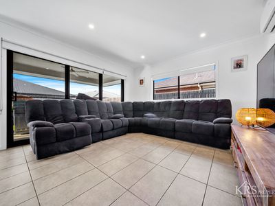 8 Woodland Court, Ormeau