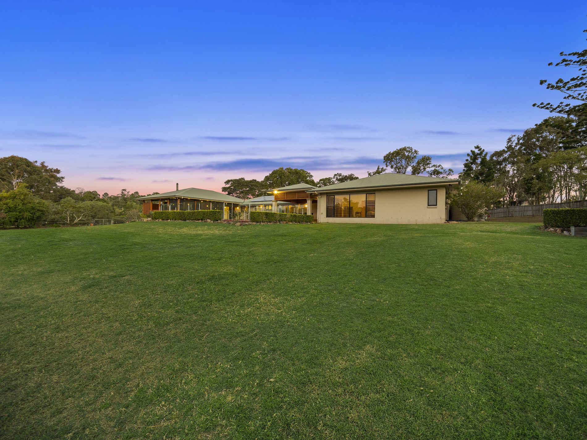 8 DALGLEISH ROAD, Ormeau Hills