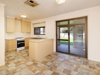 8 WIRILDA CLOSE, Wodonga