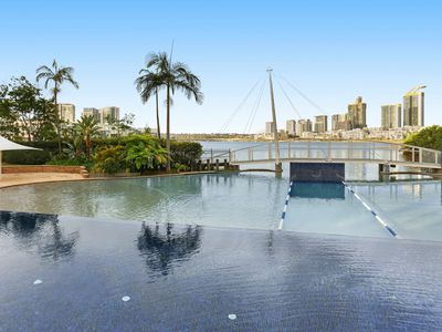 1 / 27 Bennelong Parkway, Wentworth Point