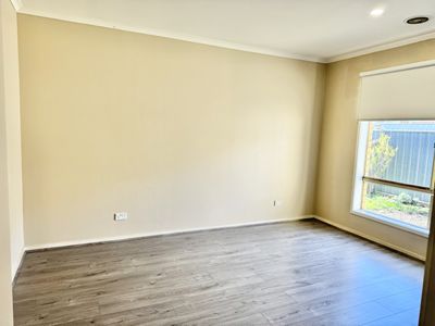 808 Armstrong Road, Manor Lakes