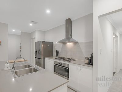 29 Grapple Road, Whitby