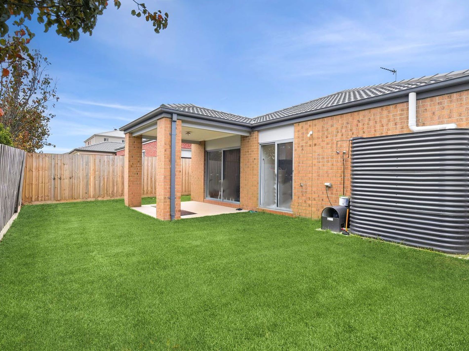 98 Opal Drive, Leopold