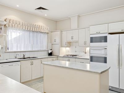 16 Amber Woods Drive, Glenside