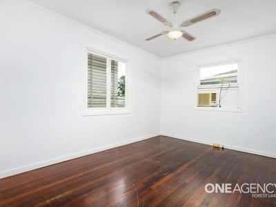 8 Sanderling St, Inala