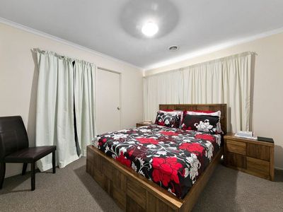 12 Menindee Terrace, Narre Warren South