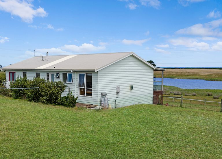 8095 Princes Highway, Narrawong