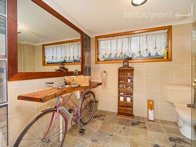 3 VISTA COURT, Bellbridge