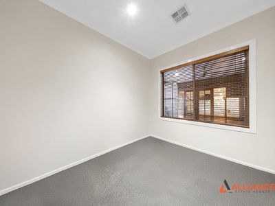 16 Skeeter Drive, Mernda