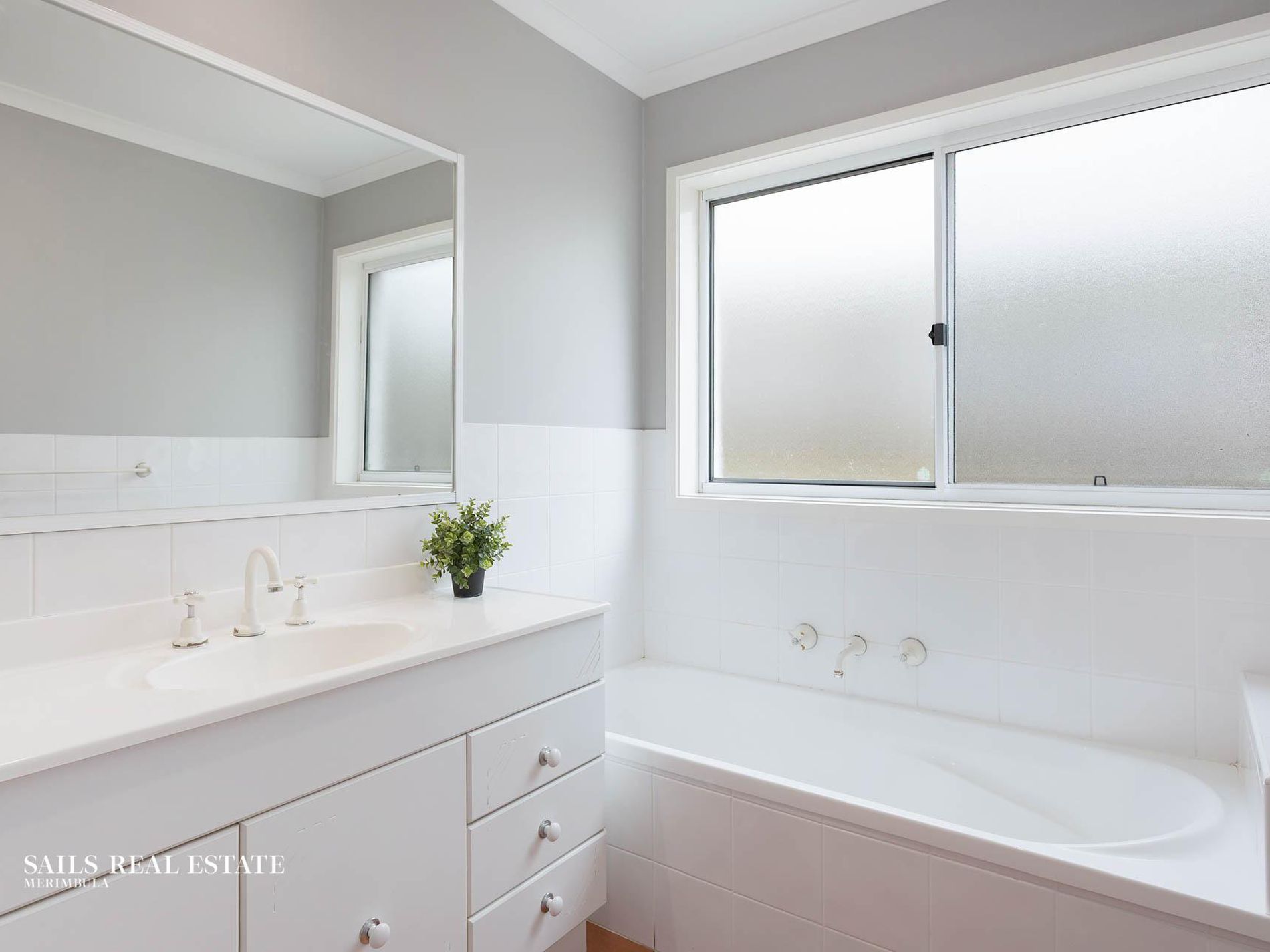 2 / 180 Pacific Way, Tura Beach