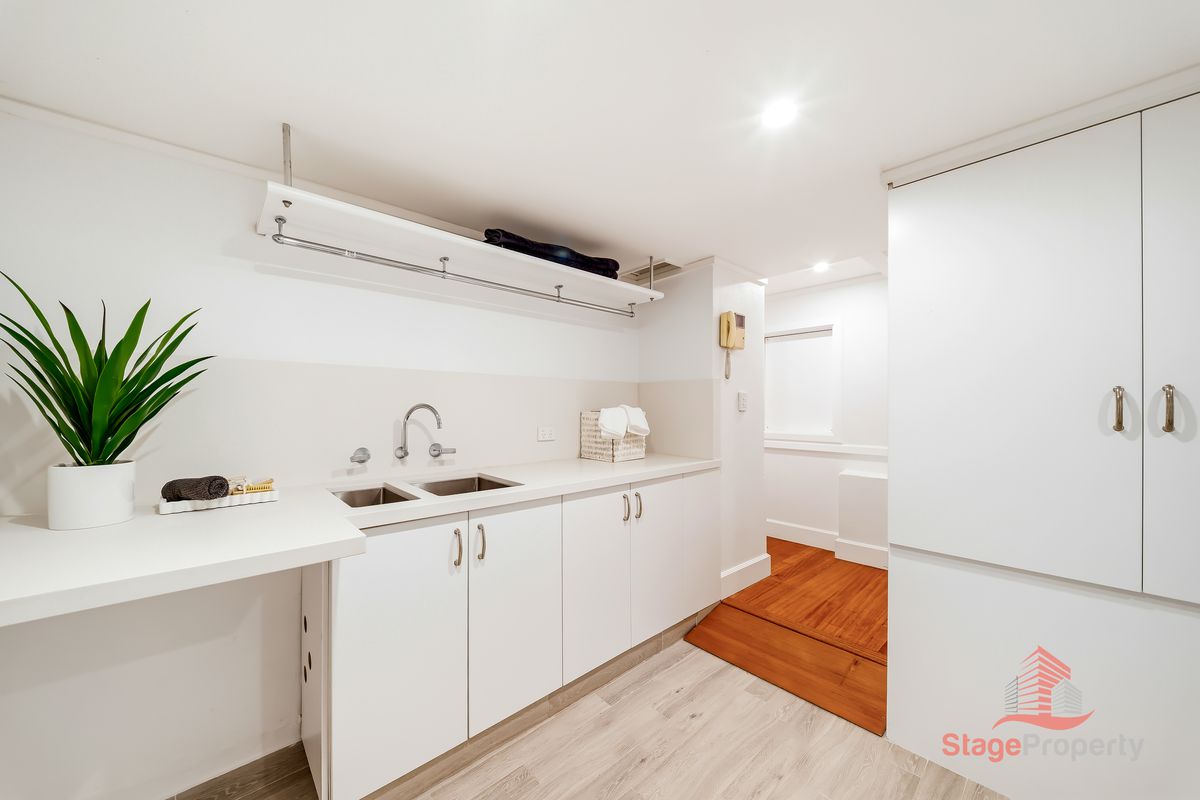 10 Cliff Road, Claremont