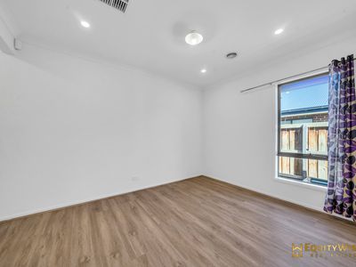 5 Swiss Way, Manor Lakes