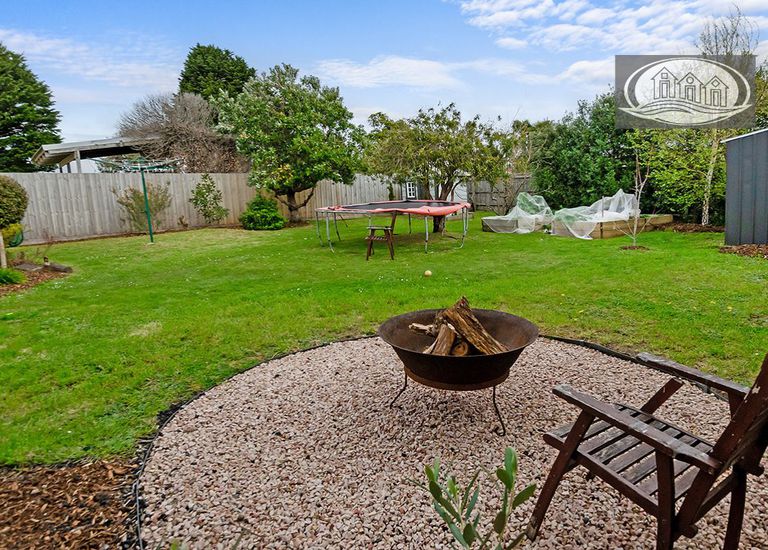 7 Lorna Court, Portland