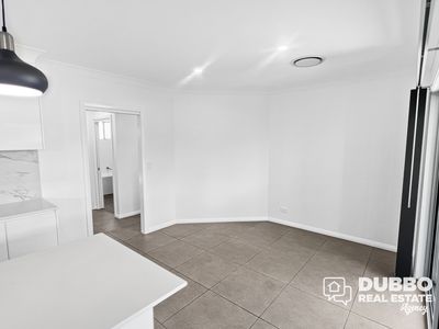 36 Sea Crescent, Dubbo
