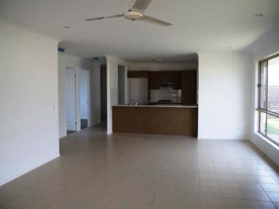 22 Santa Maria Avenue, Urraween