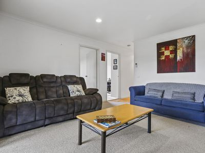 2 / 8 Krista Lee Court, Tura Beach