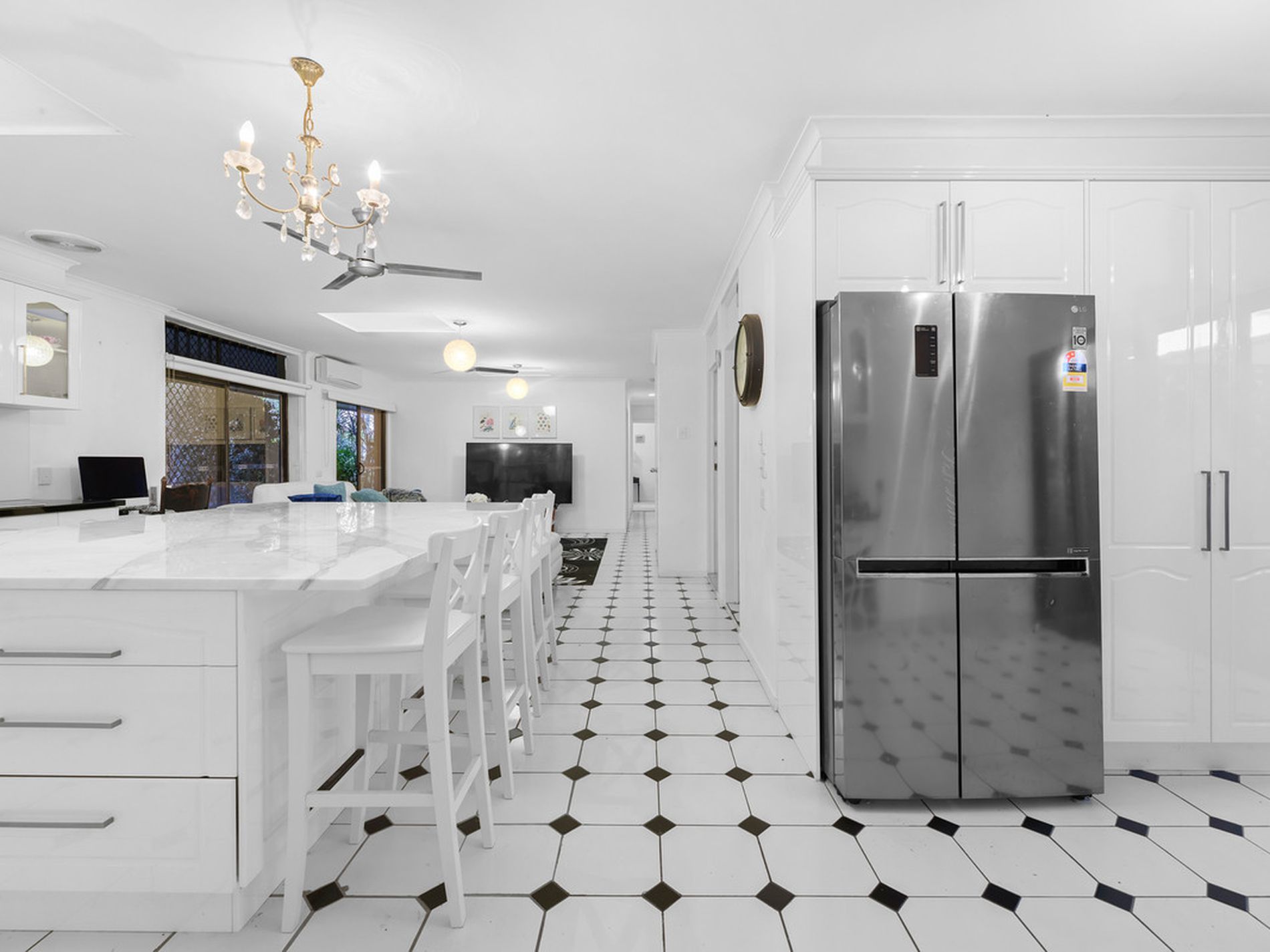 155 Mount Ommaney Drive, Jindalee