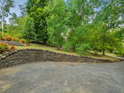 37 Douglas Road, Mount Macedon