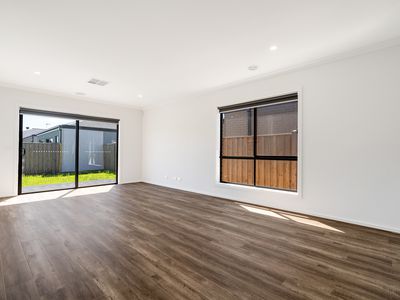 105 Leadbeater Circuit, Beveridge