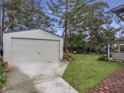 20 Dolphin Avenue, Hawks Nest