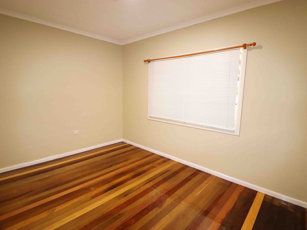 25 TWELFTH AVENUE, Atherton