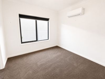 35A Hindmarsh Drive, Manor Lakes