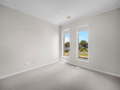 27 Tyler Crescent, Tarneit