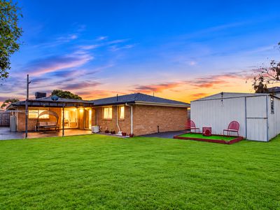14 Sandfield Dr, Carrum Downs