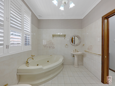 5 Cranbrook Crescent, Killarney Vale