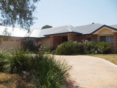 38 Algona Road, Lavington