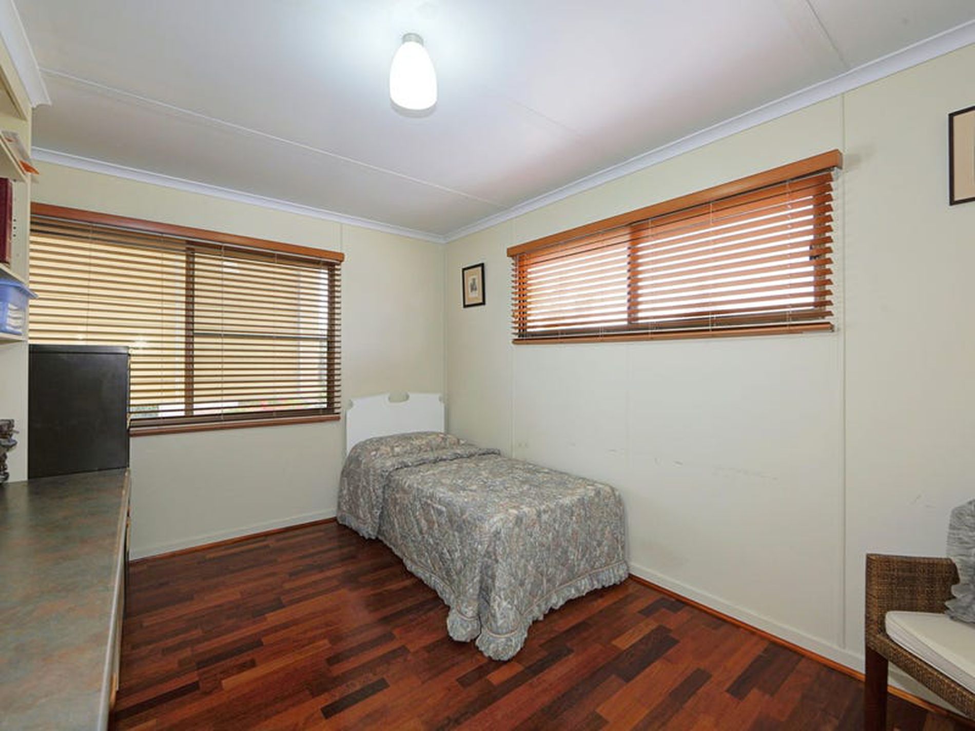 9 Fifth Avenue, Woodgate