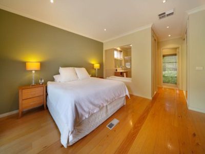 2 Bindi Court, Lavington