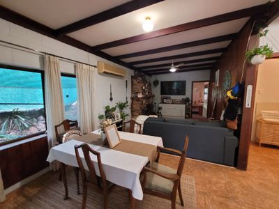 26 Sunrise Rd,, Sapphire Central