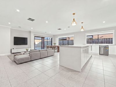 11 Rhubarb Road, Manor Lakes