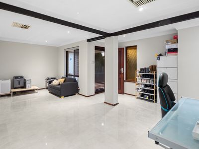 79 Grenadier Drive, Thornlie
