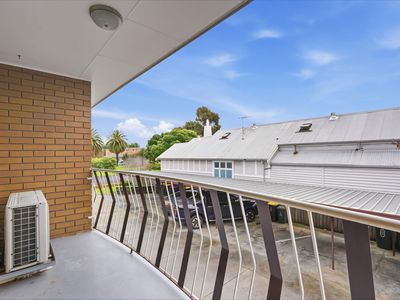 8 / 4 Lyons Street, Williamstown