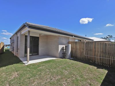 2 / 74 Brentwood Drive, Bundamba