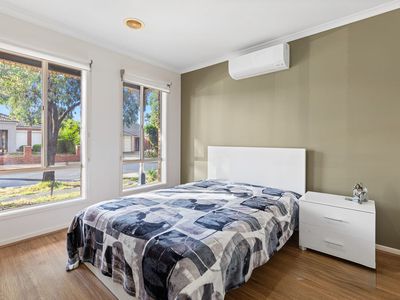12 Silver Gum Street, Manor Lakes