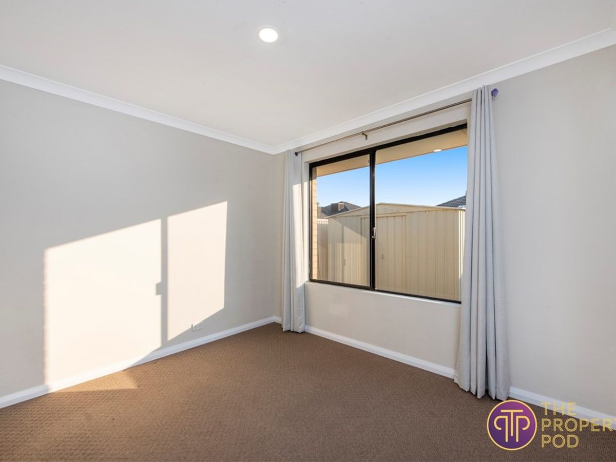 39 Sellafield Bend, Waikiki