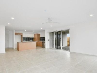 2 / 57 Haslewood Crescent, Meridan Plains