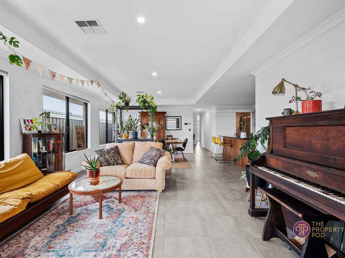 12 Furnell Way, Lakelands