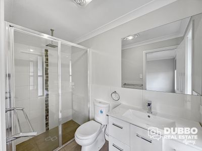 13B Turon Crescent, Dubbo